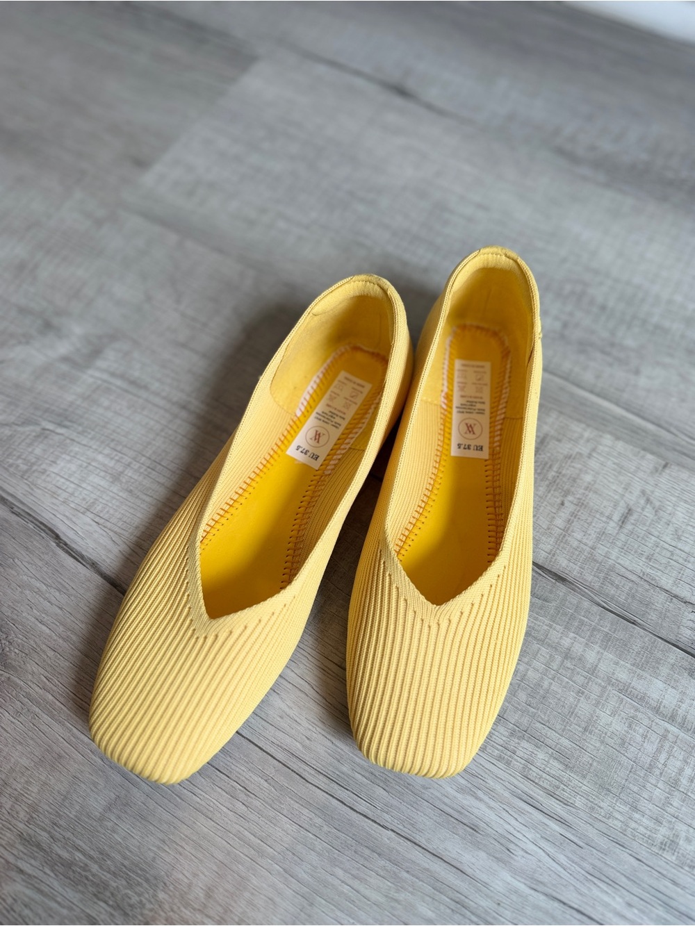Vivaia Margot V-cut Ballet Flats - Picture 2 of 8